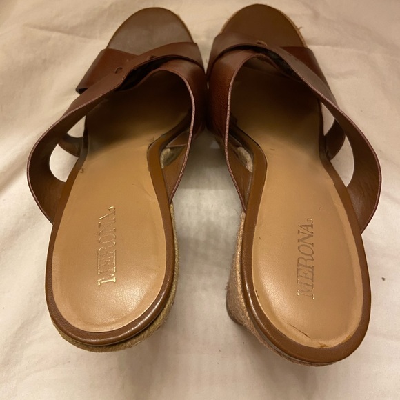 Merona Black and Tan heels - Picture 2 of 5